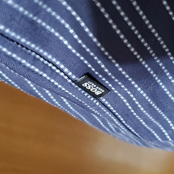 Hugo boss navy blue pin striped dress shirt excellent condition - Picture 5 of 9